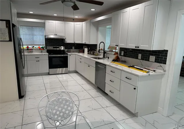 3rd image of 17067 Nw Gainesville Rd, Reddick, FL 32686 | MLS# O6361760