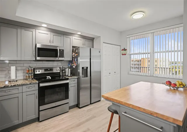 4th image of 6495 Shoreline Dr, St. Petersburg, FL 33708
