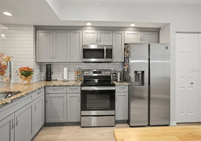 5th image of 6495 Shoreline Dr, St. Petersburg, FL 33708