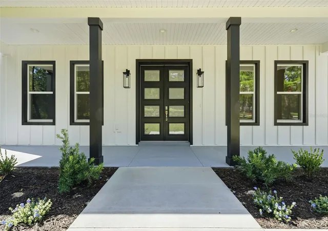 Photo 3 of Single family home for sale at 2207 County Rd 243e, Wildwood, FL 34785 | MLS# W7880886 | Listing updated on 2026-09-16