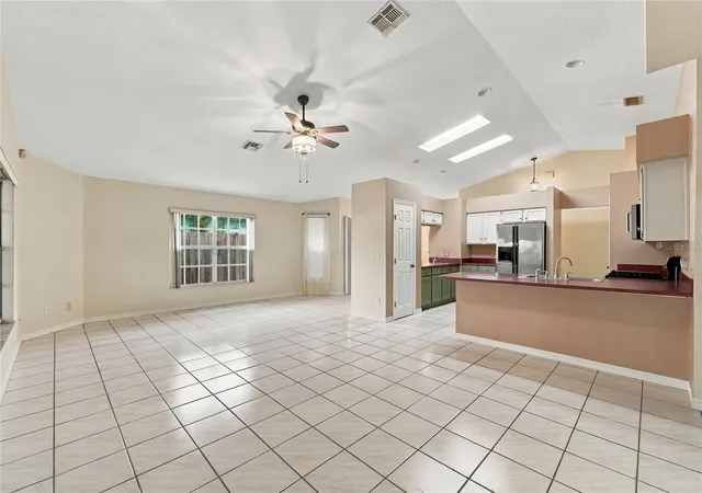 Photo 3 of Single family home for sale at 511 Marcia Loop, Winter Haven, FL 33884 | MLS# L4957392 | Listing updated on 2026-09-21