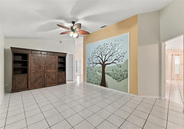 Photo 4 of Single family home for sale at 511 Marcia Loop, Winter Haven, FL 33884 | MLS# L4957392 | Listing updated on 2026-09-21