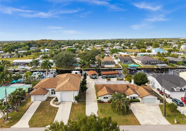 2nd image of 2129 W Tobago Cir, Fort Myers, FL 33905 | MLS# TB8449573