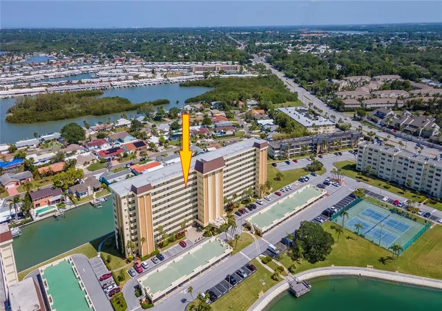 2nd image of 4725 Cove Cir #804, St Petersburg, FL 33708 | MLS# TB8449585