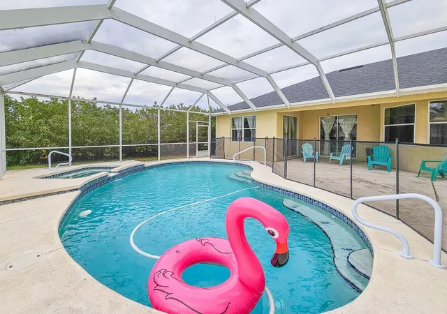 Homes for sale in Palm Coast, FL | 18 Squirrel Pl, Palm Coast, FL 32164 | MLS# FC314210