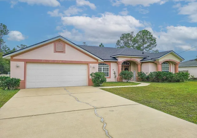 Homes for sale in Palm Coast, FL | 18 Squirrel Pl, Palm Coast, FL 32164 | MLS# FC314210