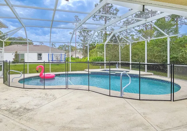 Homes for sale in Palm Coast, FL | 18 Squirrel Pl, Palm Coast, FL 32164 | MLS# FC314210