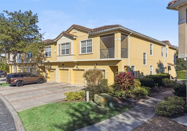 3rd image of 2841 Oakwater Dr, Kissimmee, FL 34747 | MLS# S5138853