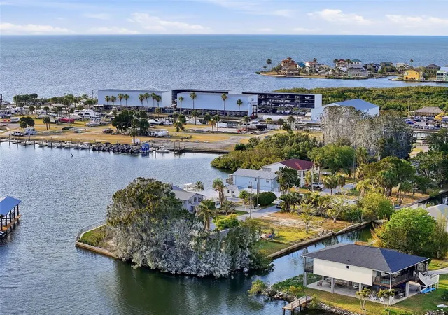 5th image of 14206 Hendry Ct, Hudson, FL 34667 | MLS# W7880894