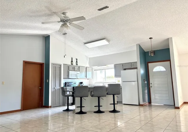 4th image of 1406 Coronet Dr, Deltona, FL 32725 | MLS# V4945999