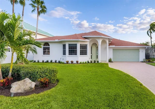 3rd image of 480 Cleveland Dr, Sarasota, FL 34236 | MLS# A4672676