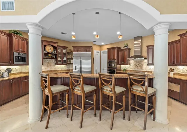 5th image of 3550 Sarasota Golf Club Blvd, Sarasota, FL 34240 | MLS# N6141577