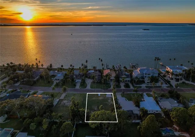 2nd image of 1645 Santa Barbara Dr, Dunedin, FL 34698 | MLS# TB8449787