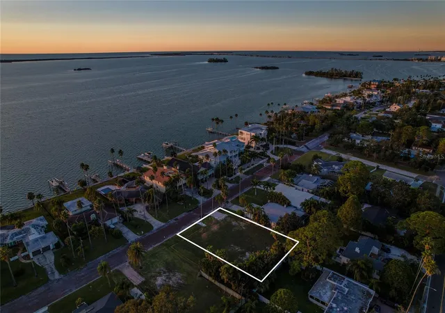 5th image of 1645 Santa Barbara Dr, Dunedin, FL 34698 | MLS# TB8449787