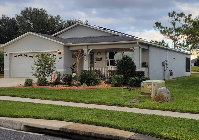 Photo 2 of Single family home for sale at 27343 Roanoke Dr, Leesburg, FL 34748 | MLS# R4910273 | Listing updated on 2026-10-01