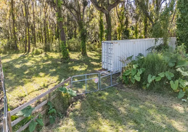2nd image of 18113 672 Hwy, Lithia, FL 33547 | MLS# TB8449953