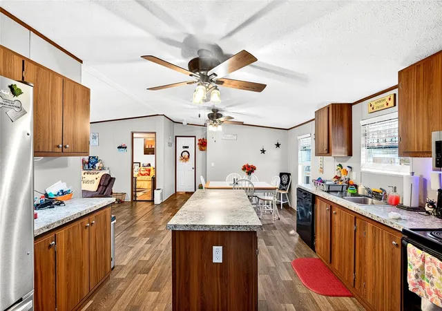 3rd image of 15068 Se 105Th Ave, Summerfield, FL 34491 | MLS# OM713899