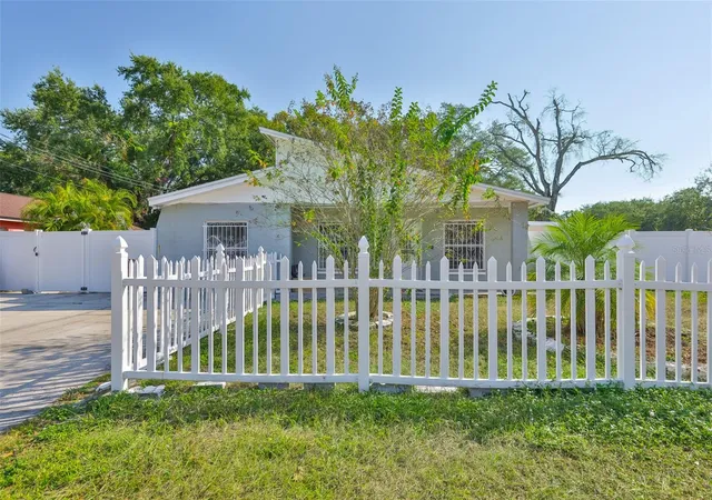 2nd image of 3901 N Clearfield Ave, Tampa, FL 33603 | MLS# TB8450026