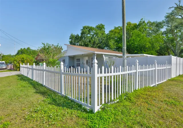 3rd image of 3901 N Clearfield Ave, Tampa, FL 33603 | MLS# TB8450026