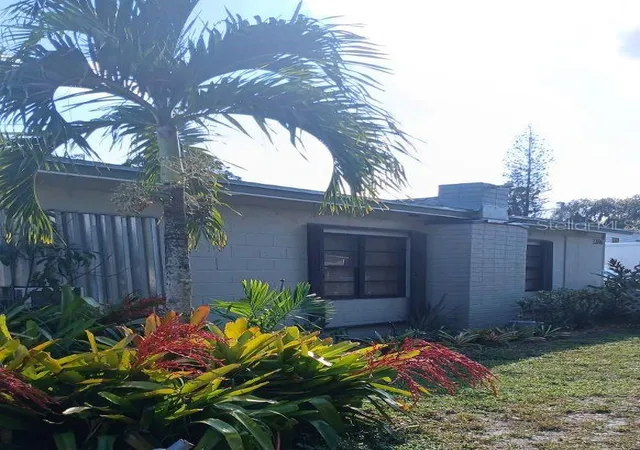 3rd image of 1286 Sw Tropical Ter, Stuart, FL 34997 | MLS# D6144866