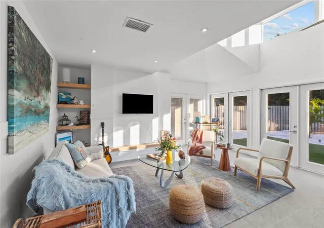 Photo 3 of Single family home for sale at 624 Saint Judes Dr, Longboat Key, FL 34228 | MLS# A4672840 | Listing updated on 2026-09-12