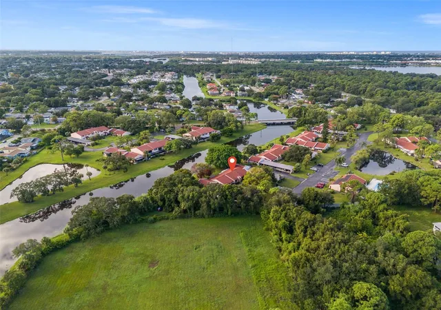2nd image of 9669 86Th Ave, SEMINOLE, FL 33777