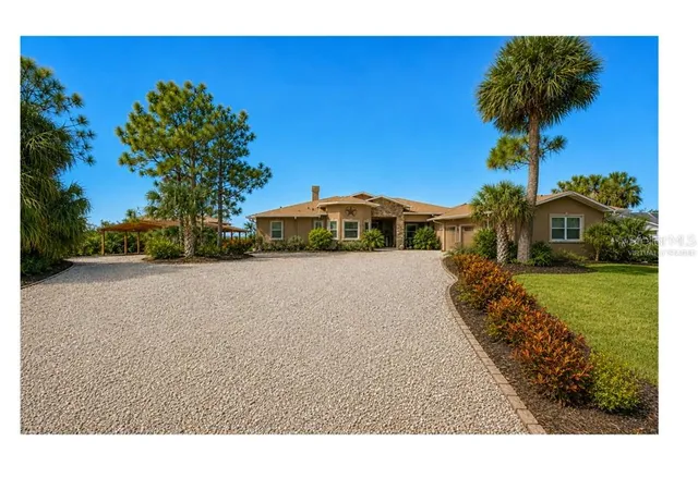 4th image of 2209 Lost River Trl, Ruskin, FL 33570 | MLS# TB8450151