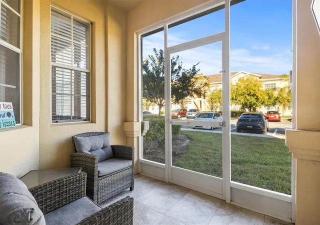 Listing Photo 4 - Condo for sale in building located at 301St Ter Ridge Cir, DAVENPORT, FL 33896 - Unit #301