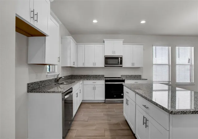 Photo 3 of Sale Pending at 16845 Hobe Sound Ct, Winter Garden, FL 34787 | MLS# O6362478 | Listing updated on 2026-08-31