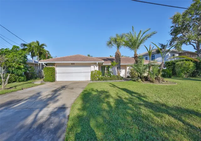 2nd image of 410 Harbor Dr N, Indian Rocks Beach, FL 33785 | MLS# TB8450453