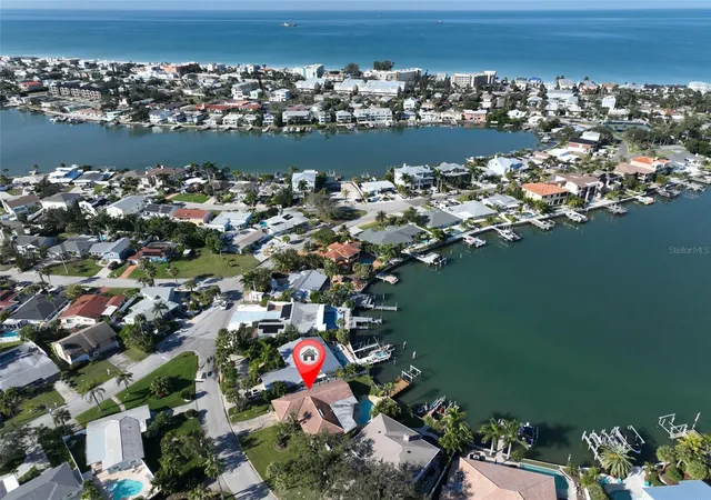 3rd image of 410 Harbor Dr N, Indian Rocks Beach, FL 33785 | MLS# TB8450453