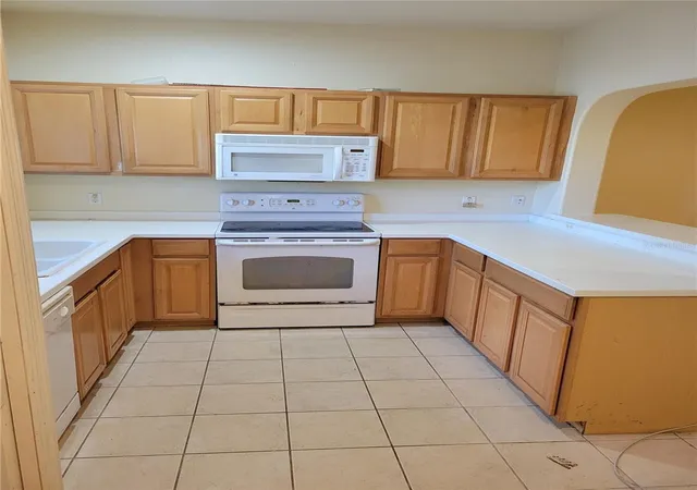 3rd image of 335 Cape Harbour Loop #105, Bradenton, FL 34212 | MLS# TB8450466