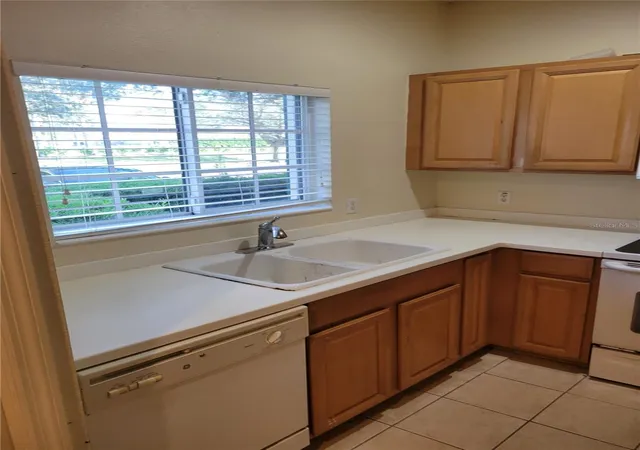 5th image of 335 Cape Harbour Loop #105, Bradenton, FL 34212 | MLS# TB8450466