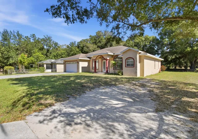 Photo 3 of Single family home for sale at 1218 37th Street NW, Winter Haven, FL 33881 | MLS# TB8450478 | Listing updated on 2025-11-22