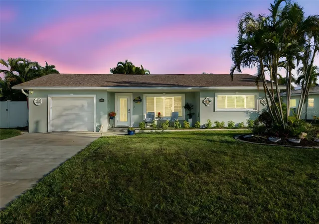 Homes for sale in Treasure Island, FL | 10121 4th St E, Treasure Island, FL 33706 | MLS# TB8450492