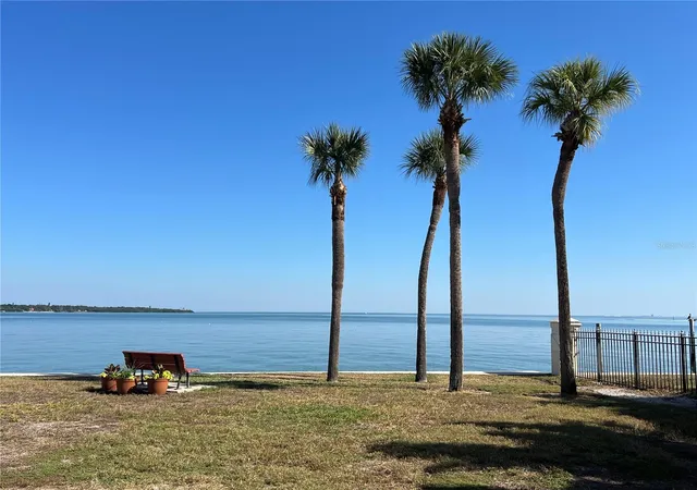 5th image of 7550 Sunshine Skyway Ln S, St. Petersburg, FL 33711