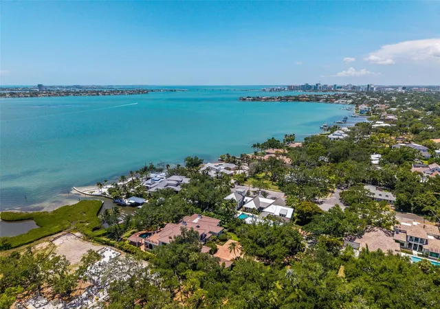 Photo 1 of Mansion for sale at 3000 Southwest Dr, Sarasota, FL 34239 | MLS# A4672971 | Listing updated on 2026-09-26