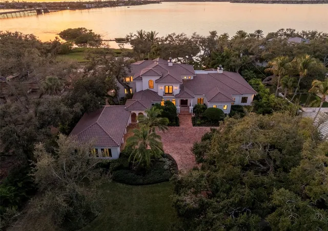 92nd image of 3000 Southwest Dr, Sarasota, FL 34239 | MLS# A4672971