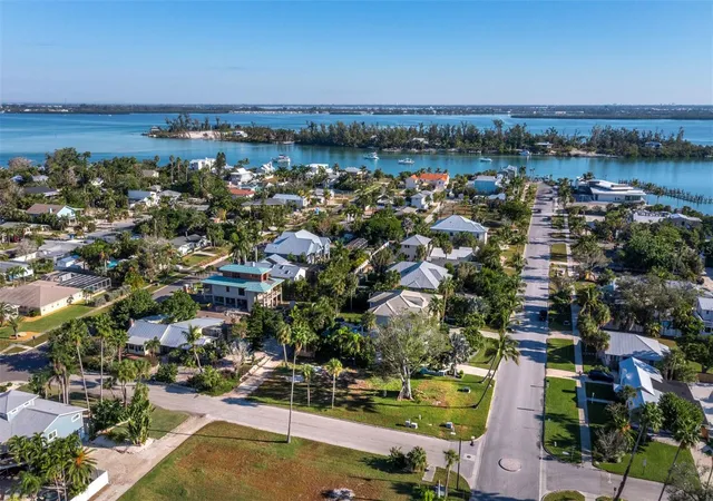 5th image of 641 Broadway St, Longboat Key, FL 34228 | MLS# A4672996