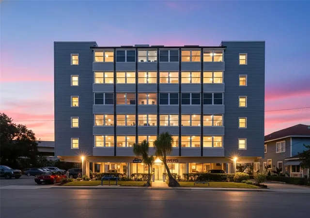 Homes for sale in St Petersburg, FL | 841 4th Ave N #32, St Petersburg, FL 33701 | MLS# TB8450640