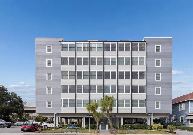 Homes for sale in St Petersburg, FL | 841 4th Ave N #32, St Petersburg, FL 33701 | MLS# TB8450640
