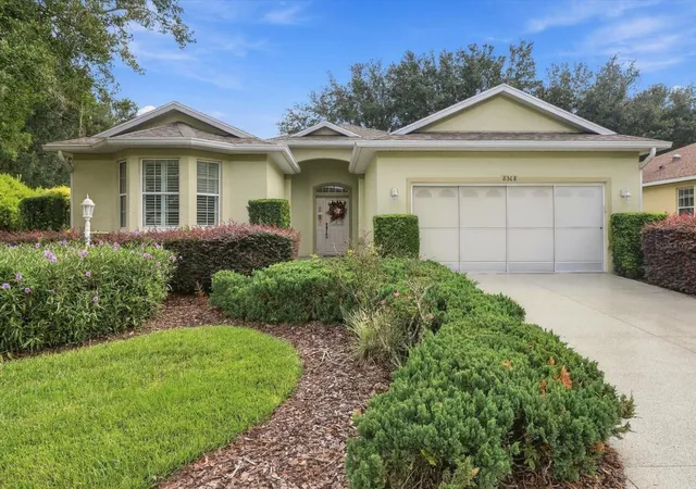 Photo 3 of Single family home for sale at 8368 Sw 79th Circle, Ocala, FL 34476 | MLS# OM714043 | Listing updated on 2026-10-08