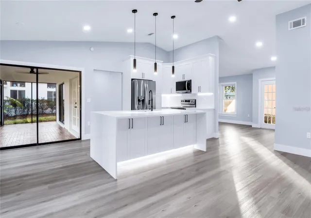 Photo 3 of Single family home for sale at 1007 Nw 82nd Street, Bradenton, FL 34209 | MLS# TB8450767 | Listing updated on 2026-09-01