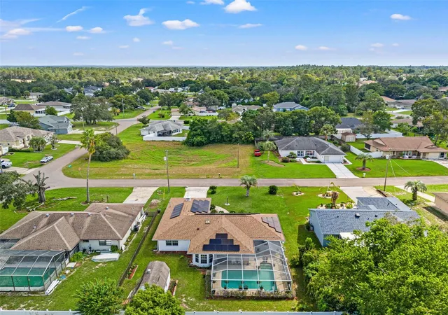 2nd image of 3077 Ardenwood Dr, Spring Hill, FL 34609 | MLS# W7880978