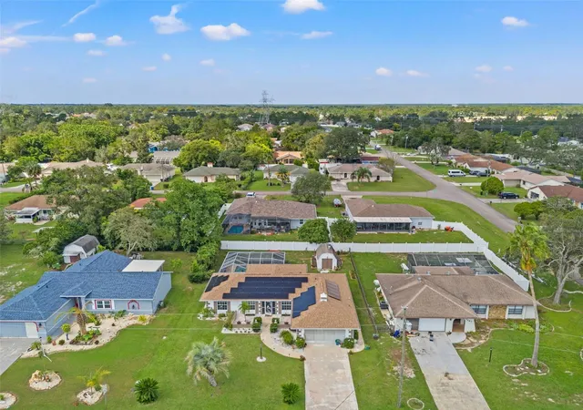 3rd image of 3077 Ardenwood Dr, Spring Hill, FL 34609 | MLS# W7880978