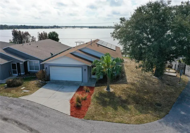 Photo 2 of Single family home for sale at 802 Marcia Loop, Winter Haven, FL 33884 | MLS# P4937120 | Listing updated on 2026-06-01