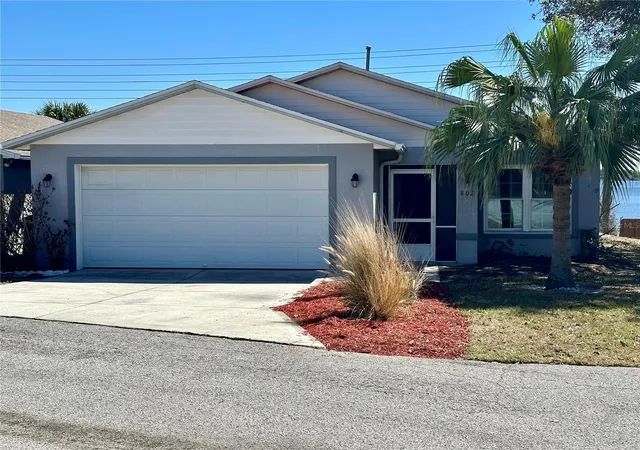 Photo 3 of Single family home for sale at 802 Marcia Loop, Winter Haven, FL 33884 | MLS# P4937120 | Listing updated on 2026-06-01