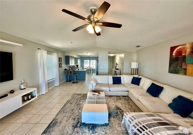 Photo 4 of Single family home for sale at 802 Marcia Loop, Winter Haven, FL 33884 | MLS# P4937120 | Listing updated on 2026-06-01