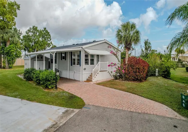 Photo 4 of Manufactured home for sale at 2100 Kings Hwy #376, Punta Gorda, FL 33980 | MLS# C7518117 | Listing updated on 2026-09-29