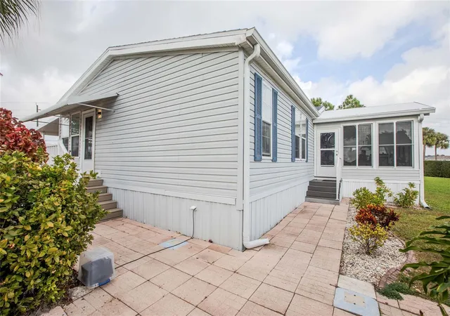 Photo 3 of Manufactured home for sale at 2100 Kings Hwy #376, Punta Gorda, FL 33980 | MLS# C7518117 | Listing updated on 2026-09-29
